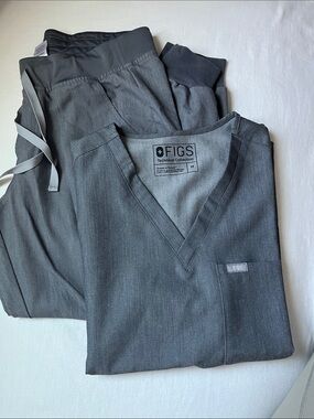 FIGS Scrub Set Graphite Medium